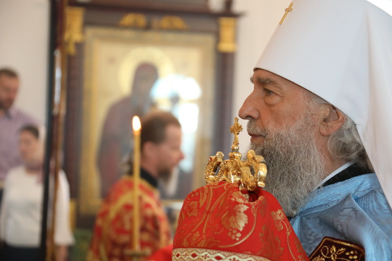 митрополит Саранский и Мордовский Зиновий возглавил Божественную литургию в храме 